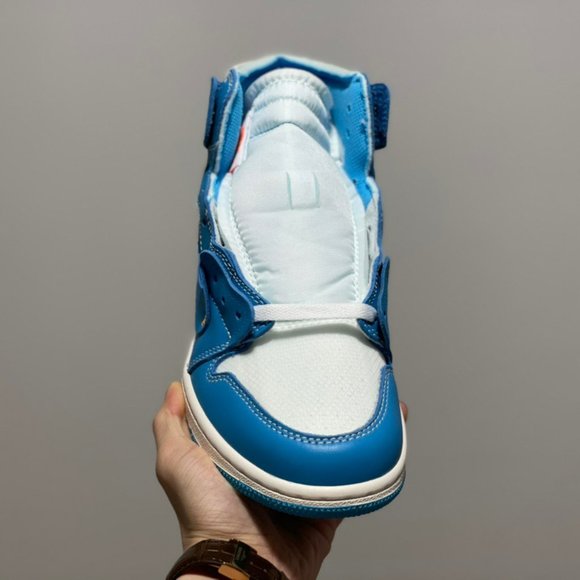 Off-White x Air Jordan 1 Retro High OG \'UNC\' main image 7